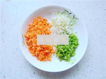 胡萝卜青椒鸡蛋饼的做法步骤2
