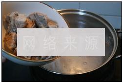 腔骨莲藕汤的做法步骤4