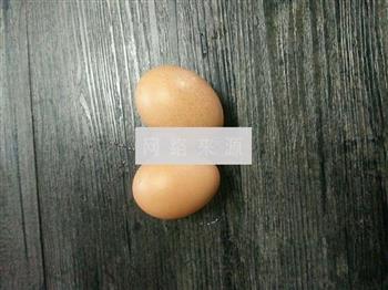 葱油鸡蛋面的做法步骤2