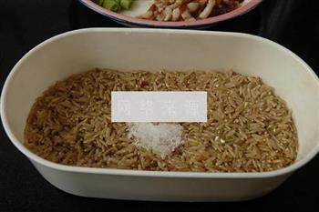 腊肉香菇炒糙米饭的做法步骤2