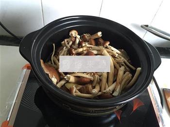 茶树菇土豆排骨煲的做法图解8