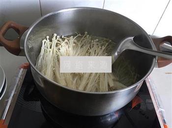 金针菇肥牛汤的做法步骤4