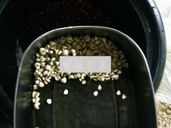 红豆薏仁燕麦粥的做法图解2