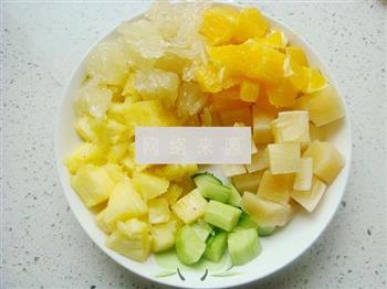 菠萝盅水果沙拉的做法步骤2