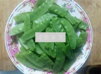 腊肠炒荷兰豆的做法图解4