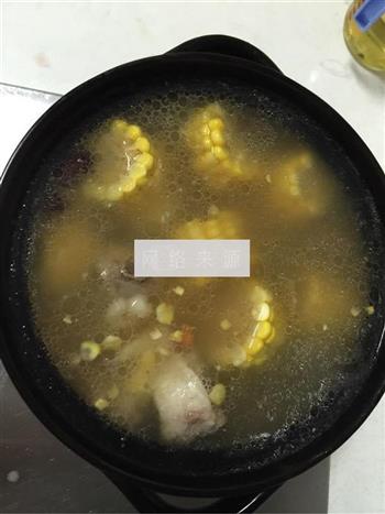 山药玉米排骨汤的做法图解5