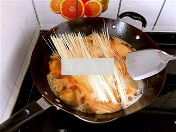家常番茄鸡蛋面的做法步骤7