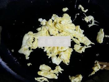 简单酱油蛋炒饭的做法步骤3