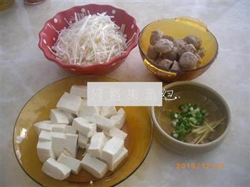 牛肉丸金针菇汤的做法步骤1