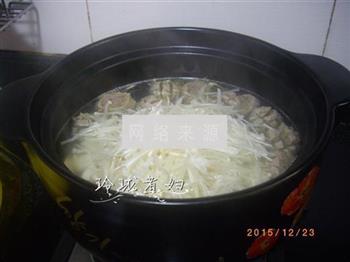 牛肉丸金针菇汤的做法步骤3