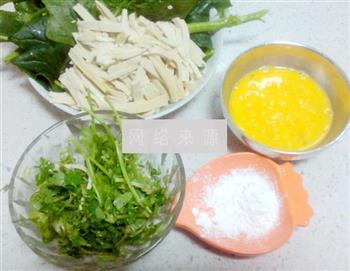 菠菜鸡蛋豆腐汤的做法步骤2