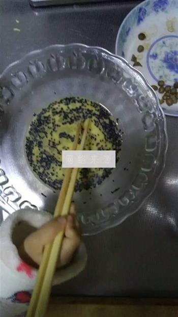 牛奶鸡蛋豆渣小饼的做法图解2