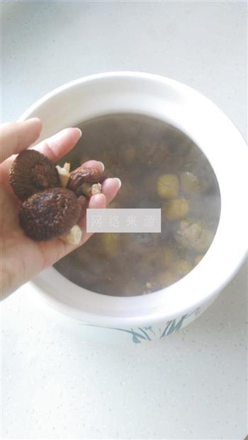 栗子香菇乌鸡汤的做法步骤6