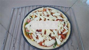 鲜虾火腿肠披萨的做法步骤10