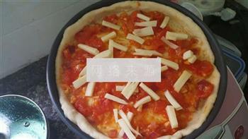 鲜虾火腿肠披萨的做法步骤3