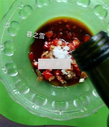 剁椒拌皮蛋的做法步骤4