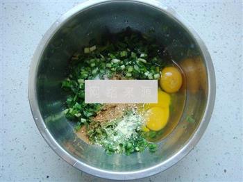 韭菜鸡蛋饼的做法图解2