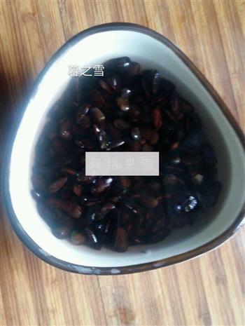 养颜红枣黑豆浆的做法图解2
