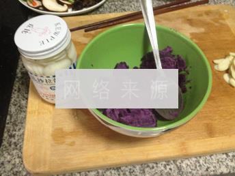 甜蜜紫薯球的做法步骤1