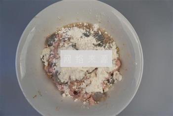 鲜虾韭菜大饺子的做法图解5
