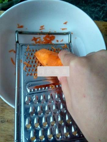 胡萝卜鸡蛋饼的做法步骤1