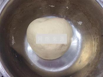 韭菜猪肉水饺包的做法步骤2