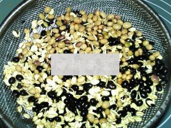 黑米燕麦黑黄豆浆的做法步骤2