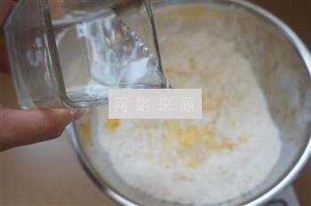 香脆鲜虾秋葵煎饼的做法图解2