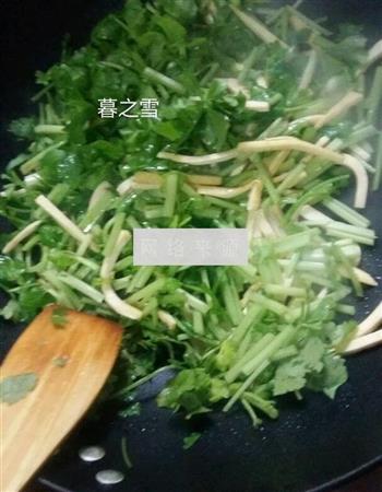 芹菜炒豆干的做法步骤4