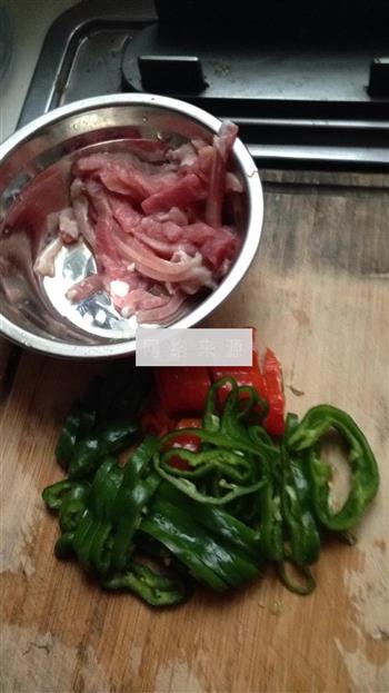 青椒肉丝的做法步骤1