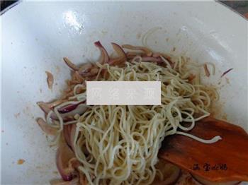 咖喱洋葱肉炒面的做法图解7