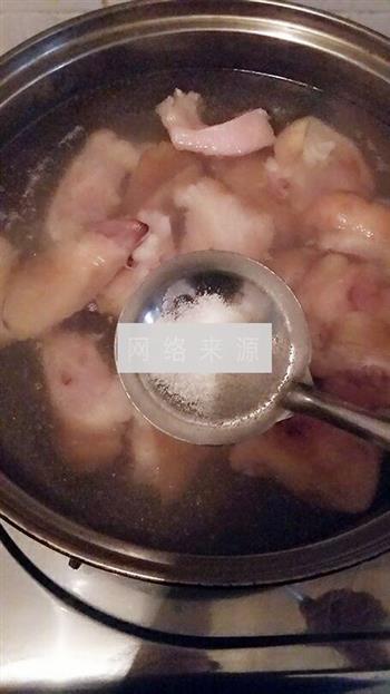 猪蹄萝卜汤的做法步骤2