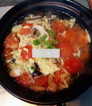 西红柿蘑菇蛋花汤的做法步骤6