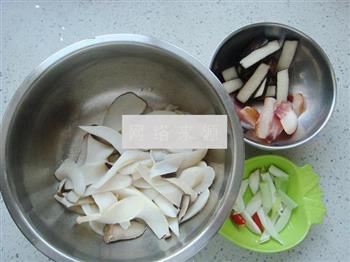 香干炒鸡腿菇的做法步骤2