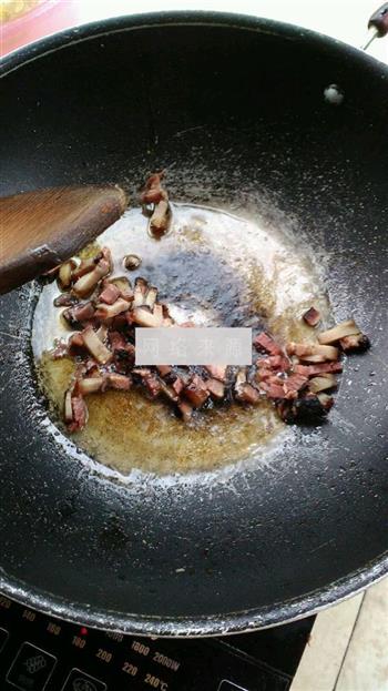 烟熏腊肉炒手撕包菜的做法步骤5