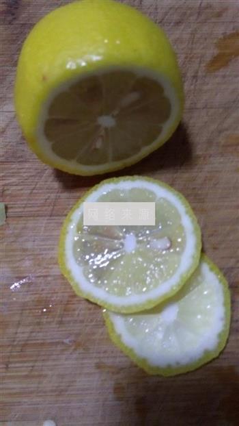 蜂蜜柠檬水的做法图解2