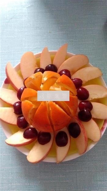 花形状的水果拼盘的做法图解3