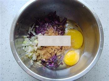 紫甘蓝鸡蛋饼的做法图解3