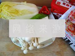 辣白菜豆腐锅的做法步骤1