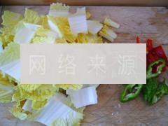 辣白菜豆腐锅的做法步骤2