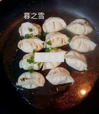 香煎速冻香菇饺的做法图解4