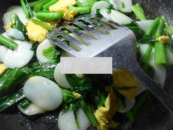 鸡蛋油菜蕻炒年糕的做法步骤12