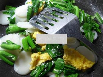 鸡蛋油菜蕻炒年糕的做法图解9