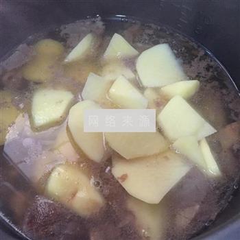 牛筋土豆汤的做法步骤7