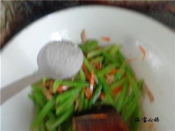 肉丝炒芹菜的做法步骤10