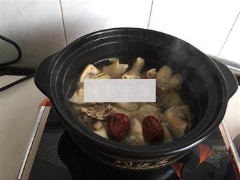 母鸡山药菌菇汤的做法步骤4