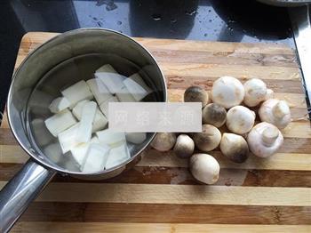 母鸡山药菌菇汤的做法步骤5