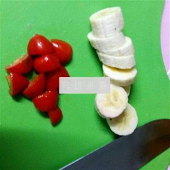 缤纷水果沙拉的做法步骤2