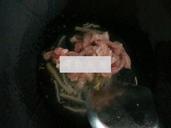 洋葱肉丝炒面的做法步骤9