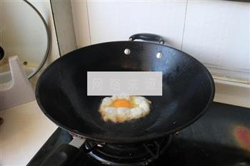 酥肉鸡蛋面的做法步骤3